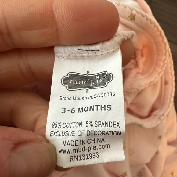 Mud Pie Pink and Gold Star Long Sleeve Onesie (Size 3-6 Months) - Picture 4 of 4
